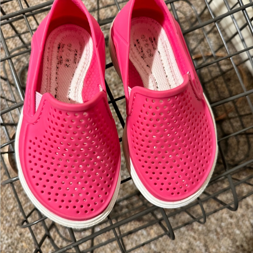 Toddler girls crocs-size 5